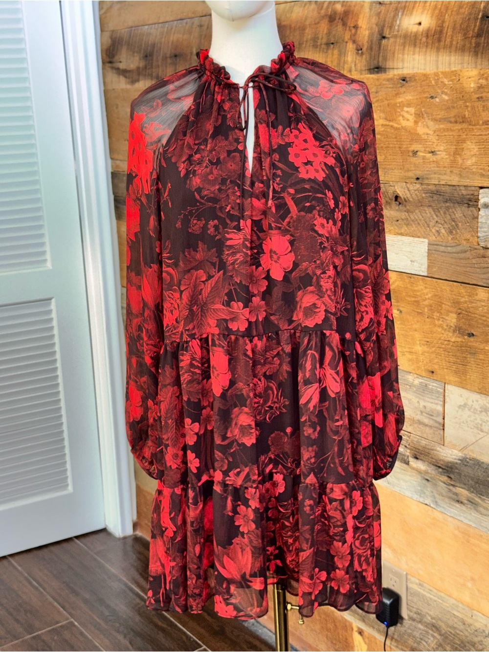 H & M Red Floral long sleeve chiffon tiered lined mini dress EUC SZ M